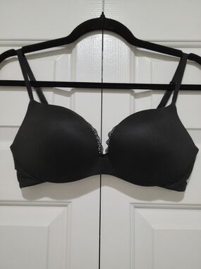 Victoria's Secret Black Padded Plunge Lace-Trim Bra